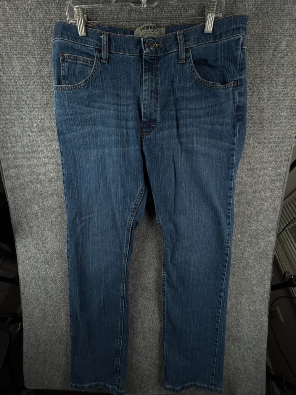 Wrangler Authentic Jeans 35x32 Denim Blue Pants Outdoor Western Cotton Blend